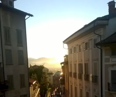 Uptown B'n'b Гостевой дом