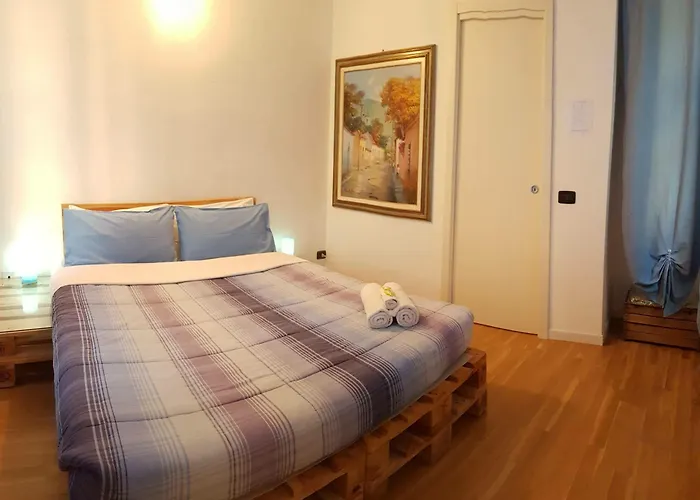 Uptown B'n'b Guest house 2*